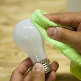 تمیز کردن لامپ ال ای دی